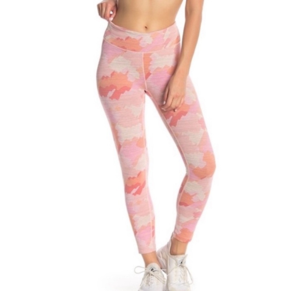 Outdoor voices pink camo leggings medium